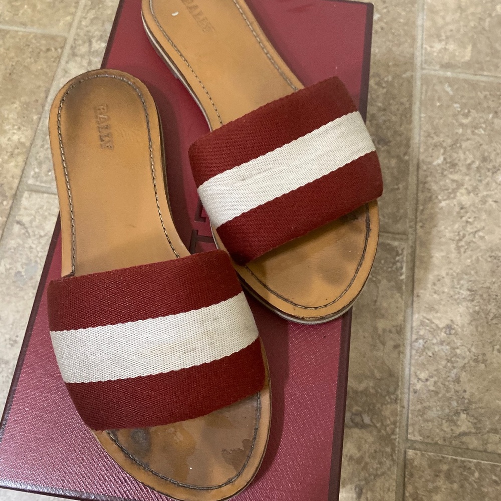 Bally Sandels